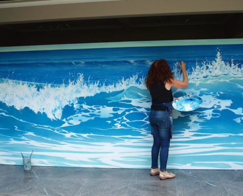 Glenda painting large wave 3